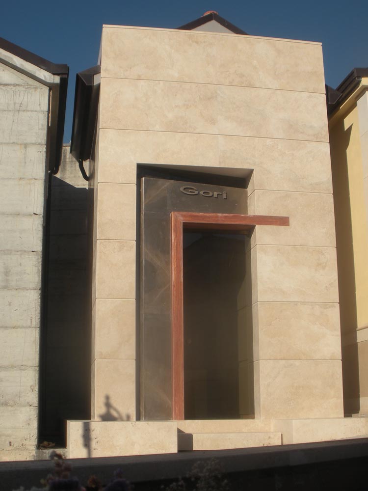 Nuova cappella gentilizia nel Civico Cimitero del Comune di Alatri (FR) 
